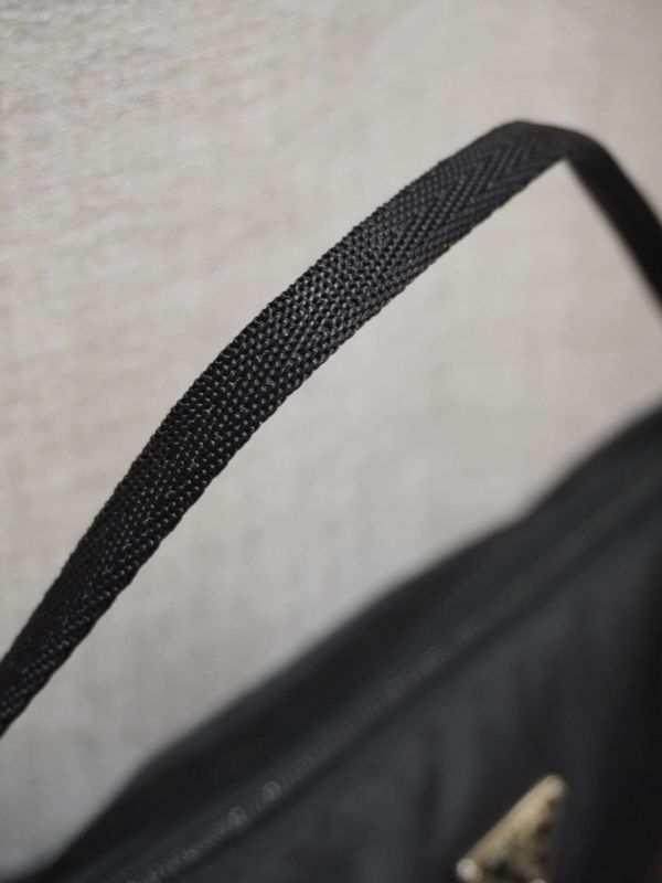 Prada黑色腋下包 #251961 