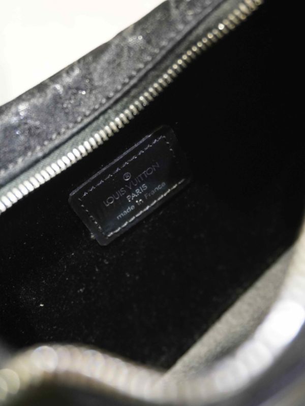 LV 黑老花腋下包 #241485 