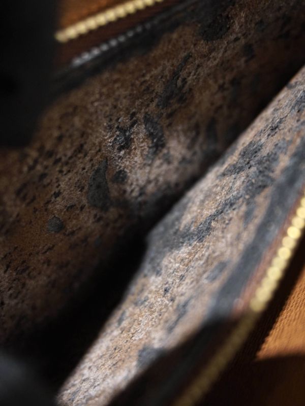 LV老花紅皮肩背包 #251947 