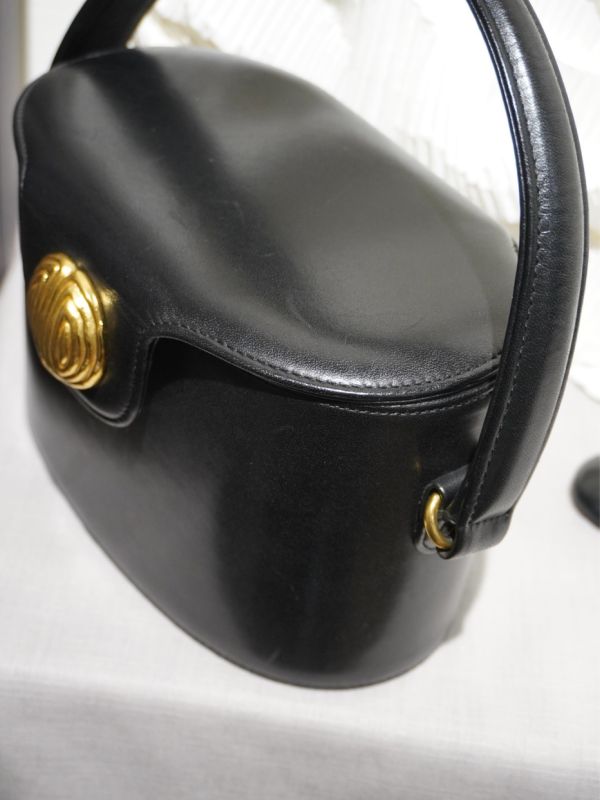 Givenchy黑色替換扣手提盒 #220304 