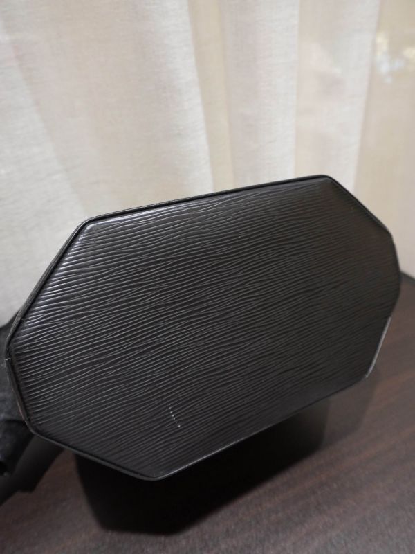 LV黑色水波紋八角水桶包 #251966 