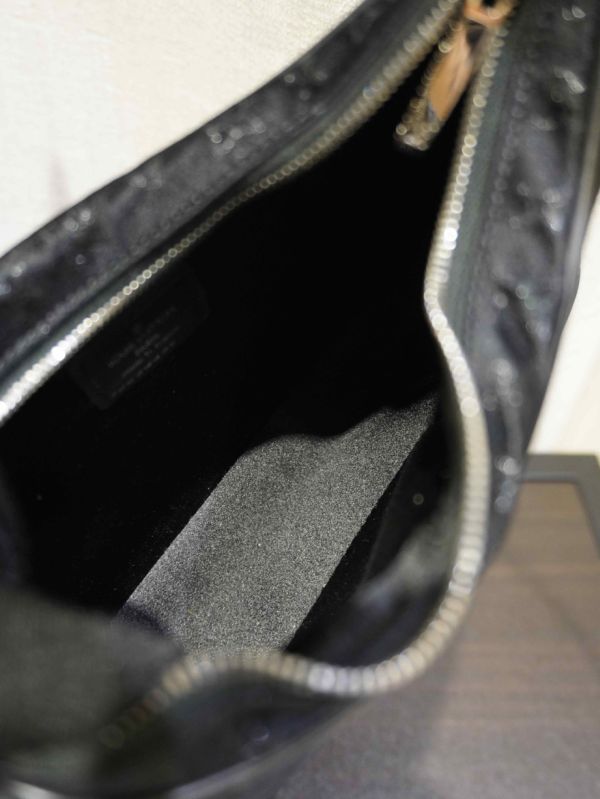 LV 黑老花腋下包 #241485 