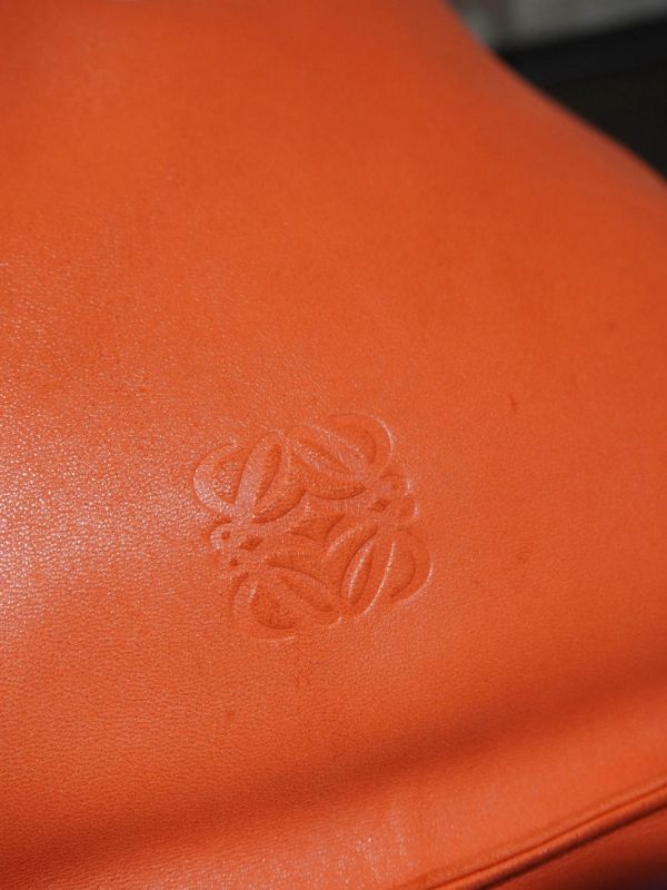 Loewe橘色抽繩福袋包  #241738 