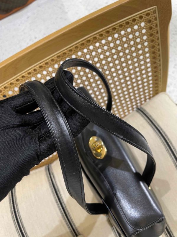 Celine 黑色手提包 #241415 