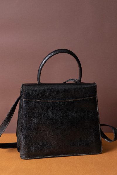Loewe黑色壓紋插釦葉子包 #220049 