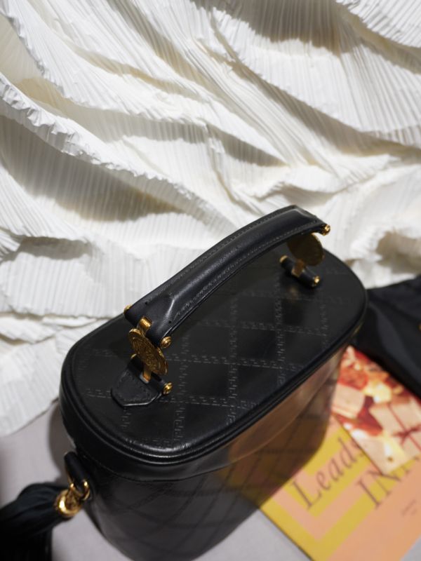 Versace黑金太陽神流蘇盒子包 #220785 