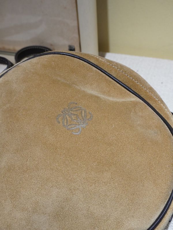 Loewe棕麂皮圓包 #241451 
