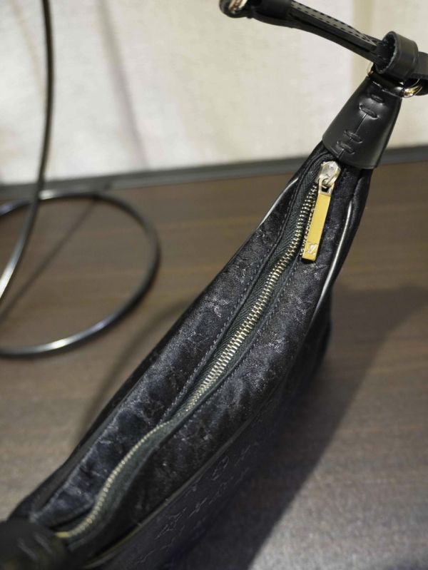 LV 黑老花腋下包 #241485 