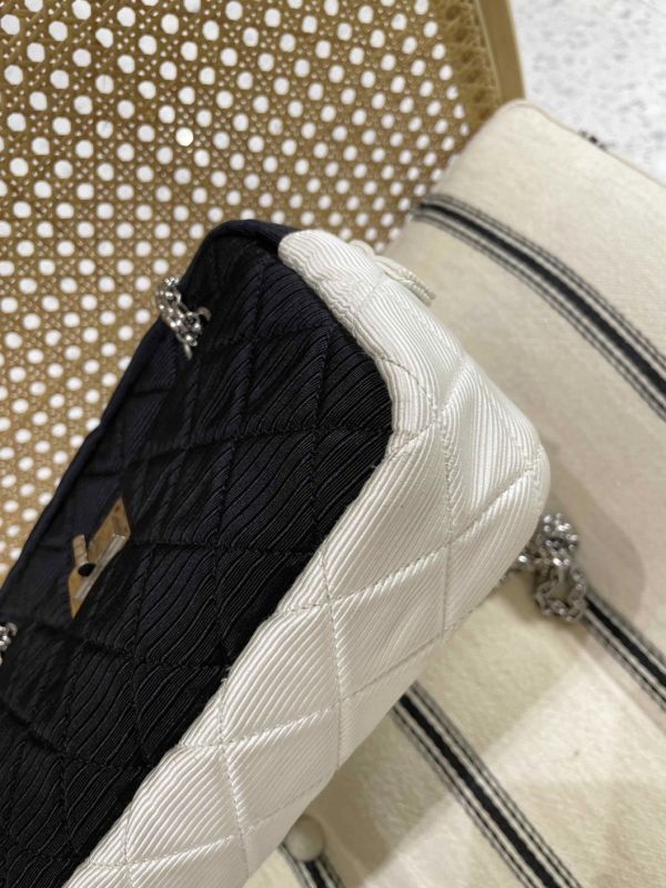 Chanel 黑白色雙鍊包 #241376 