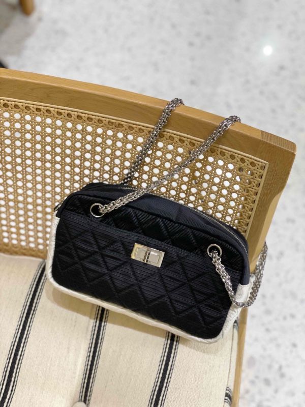 Chanel 黑白色雙鍊包 #241376 