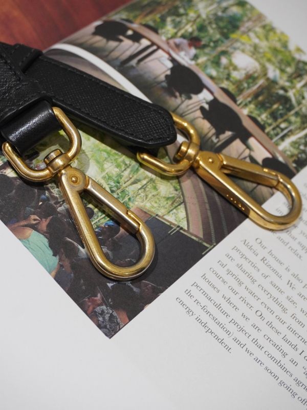 Prada黑色尼龍斜背包 #252050 