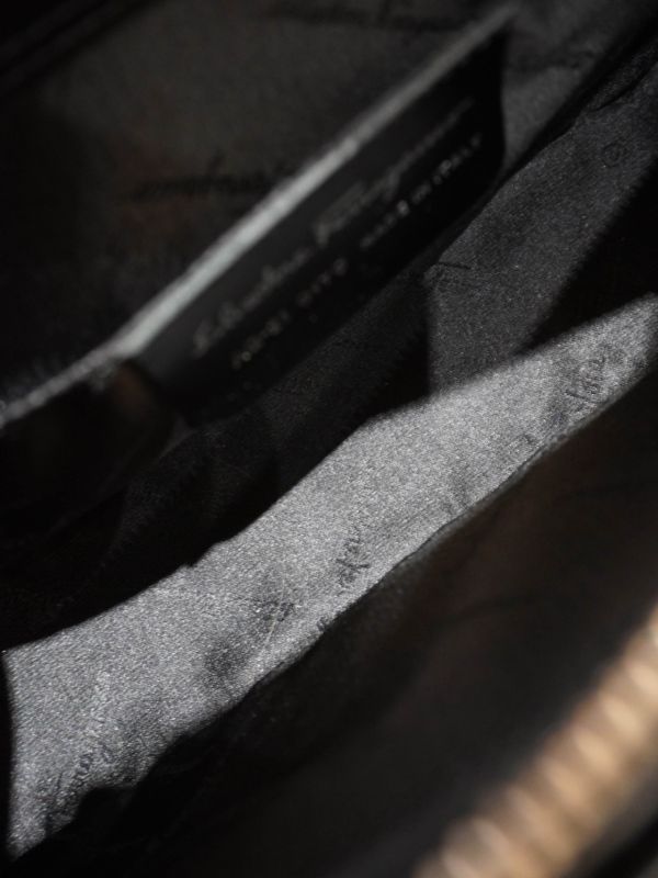 Ferragamo黑色中號單肩包 #252028 