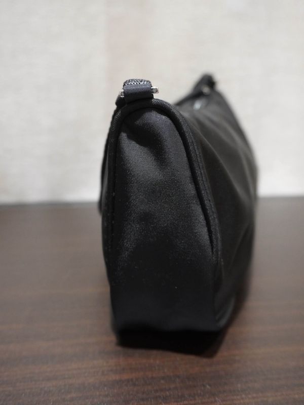 Prada黑色腋下包 #251961 