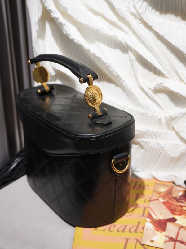 Versace黑金太陽神流蘇盒子包 #220785 