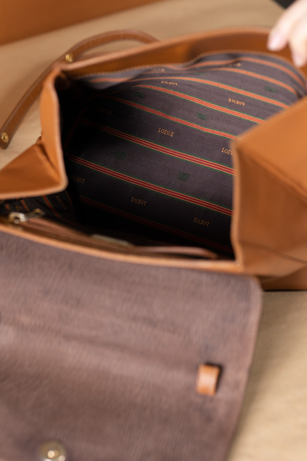Loewe焦糖金蛇骨kelly肩背包 #220146 