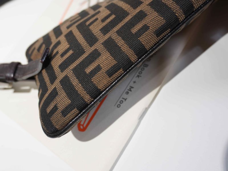 Fendi 老花長背帶斜挎包 #241283 