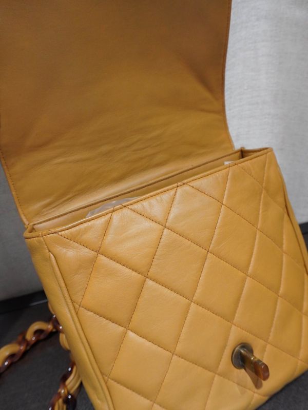 Chanel 奶茶色玳瑁肩背包 #251953 