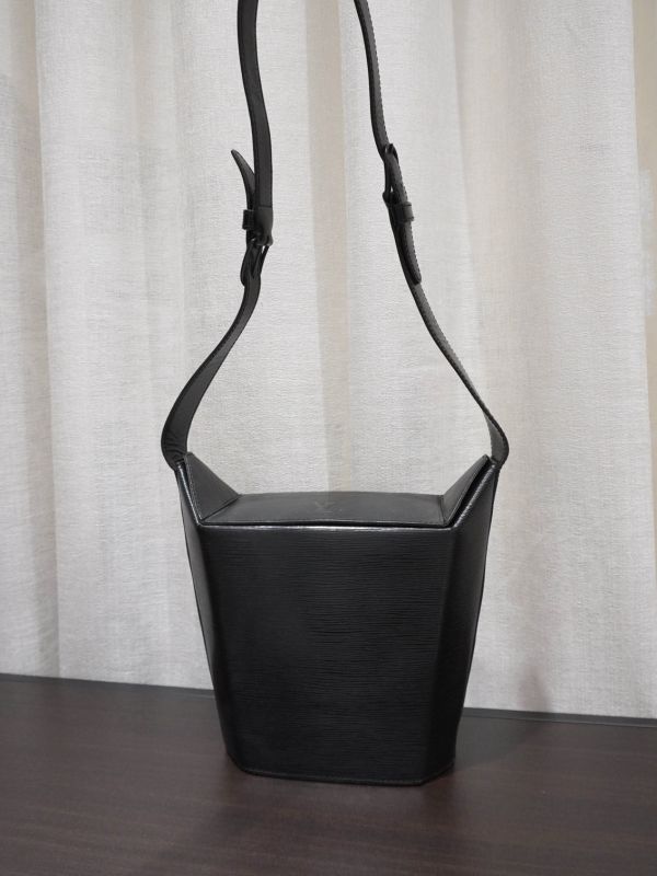 LV黑色水波紋水桶肩背包 #251962 