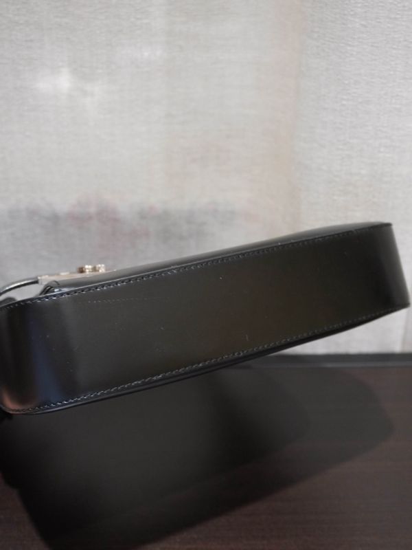 Ferragamo黑色小號腋下包 #252048 