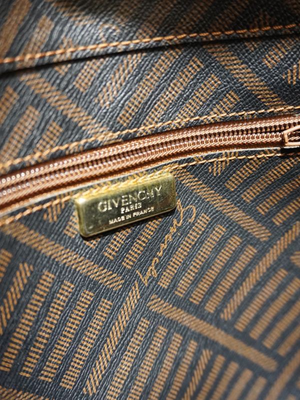 Givenchy 老花紋手拿包 #241412 