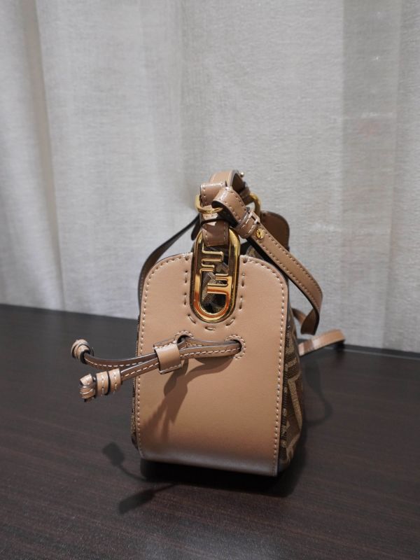 Fendi老花抽繩吊床包 #252026 