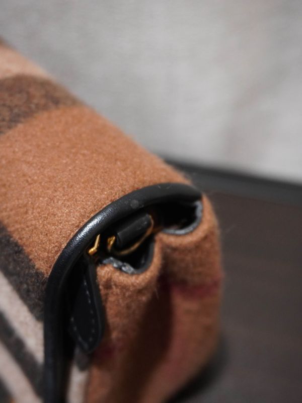 Burberry肩背包  #251937 