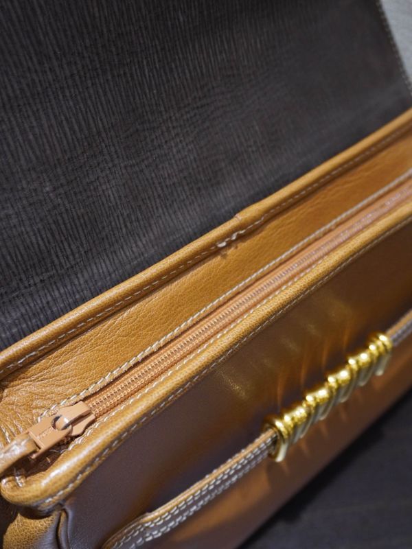 Loewe焦糖色蛇骨手拿包 #251905 