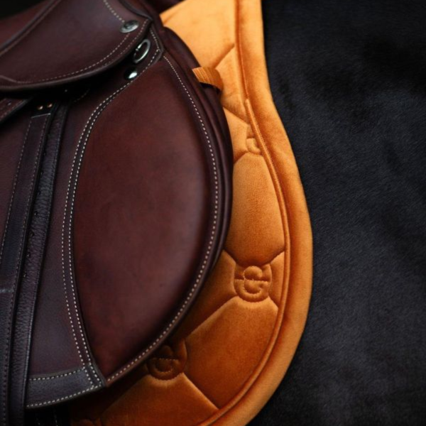 EQUESTRIAN STOCKHOLM 障礙汗墊 (絨布面料/栗橘色/FULL) 