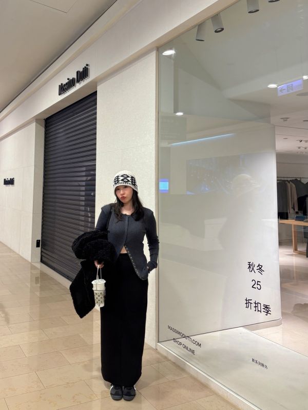 D28 (年後到貨可接受在下單喔)瘦瘦裙2.0 