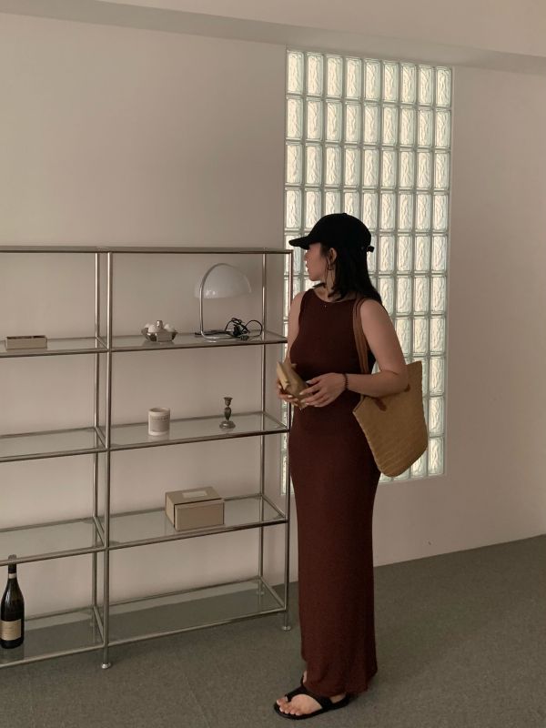 JU09 現貨優惠必搶!好美!削肩露背咖色洋裝 