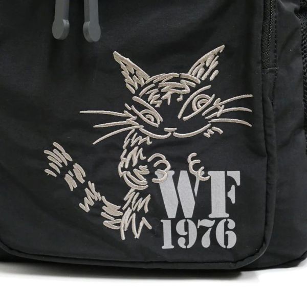 輕量防潑水後背包 