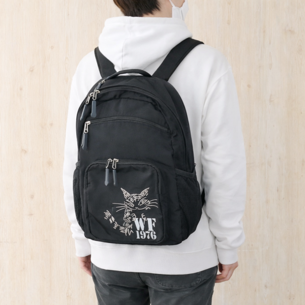 輕量防潑水後背包 