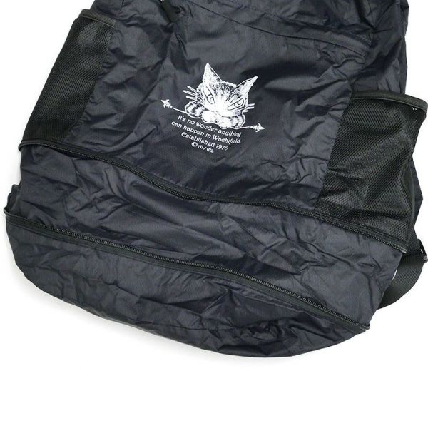 迷你小背包裡的可伸展後背包 