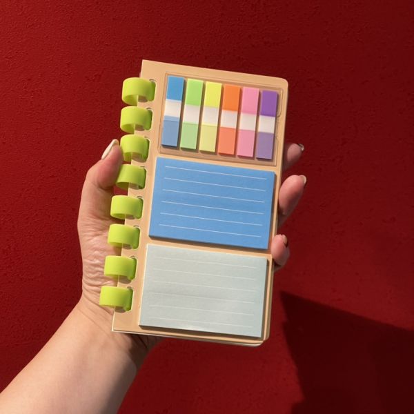 附自粘書箋的筆記本 