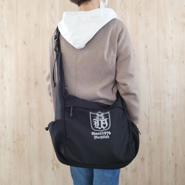 達洋徽章單肩包 