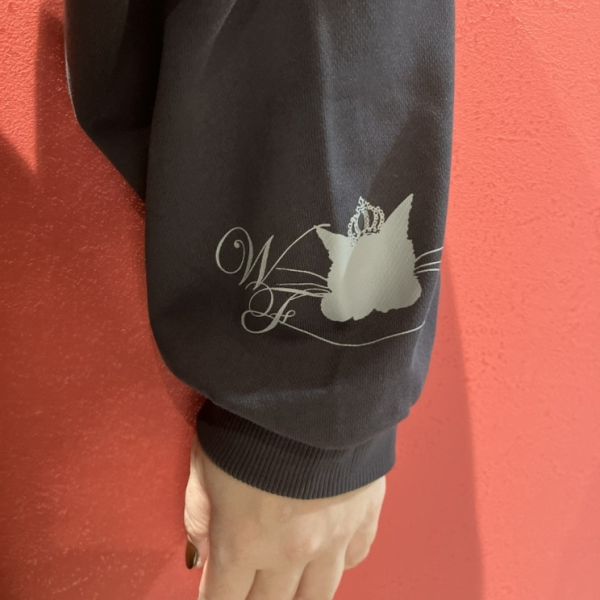 寬版長T-皇冠-黑 