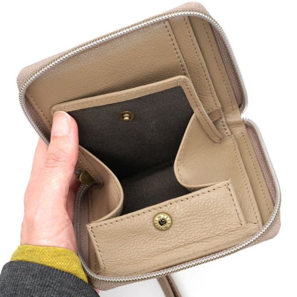 刺繡達洋牛皮短夾 