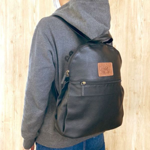 厚牛皮感後背包-黑 