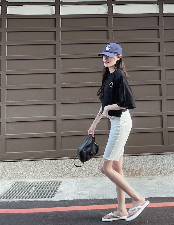 韓妞必備白抽鬚牛仔五分褲 