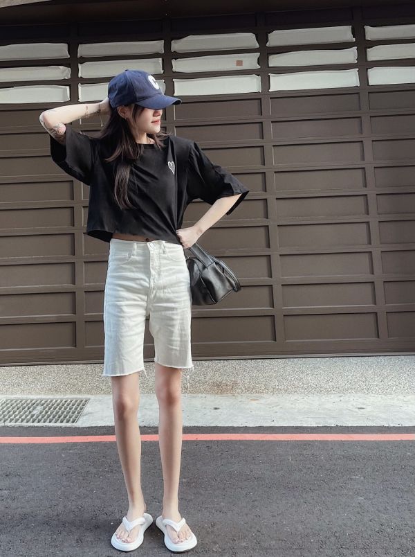 韓妞必備白抽鬚牛仔五分褲 