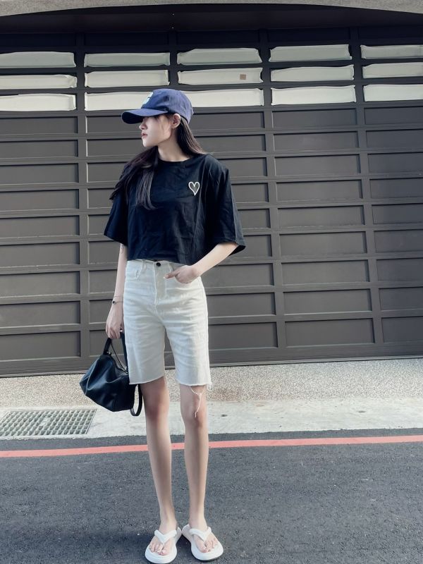 韓妞必備白抽鬚牛仔五分褲 