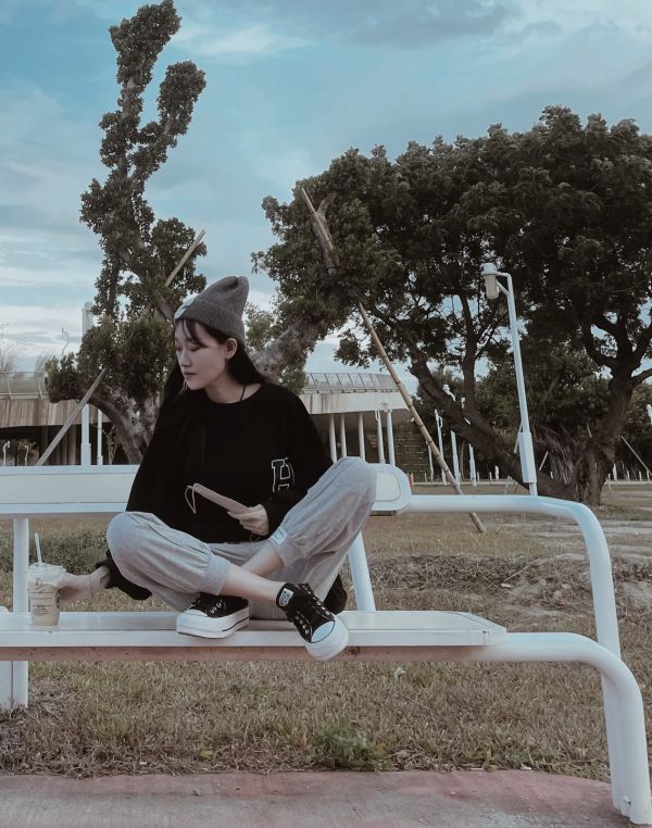 韓系無刷毛H字大學T 