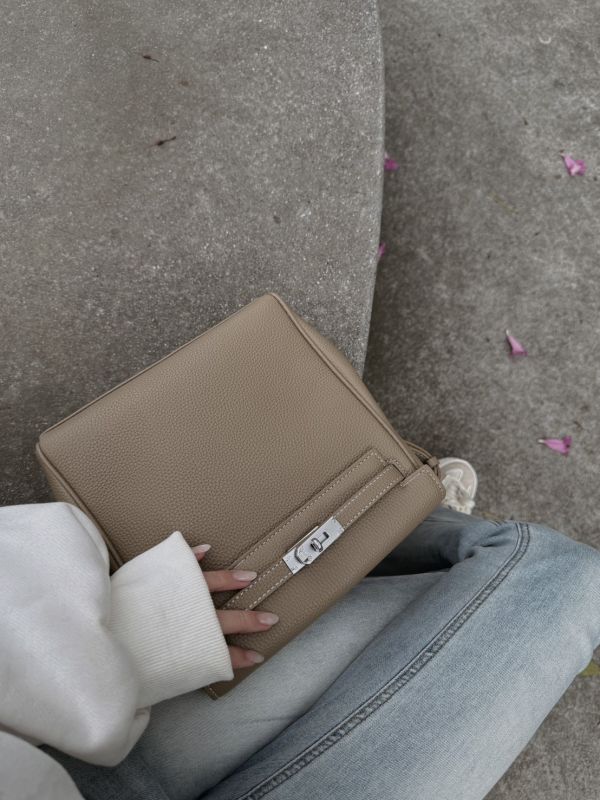 iNINE[Dec限定]正韓後背鎖扣包 