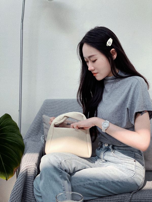 Inine 韓漫女神半高領涼感T/韓漫女神比例微喇牛仔褲 