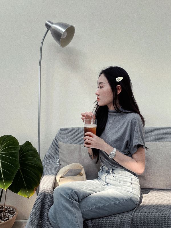 Inine 韓漫女神半高領涼感T/韓漫女神比例微喇牛仔褲 