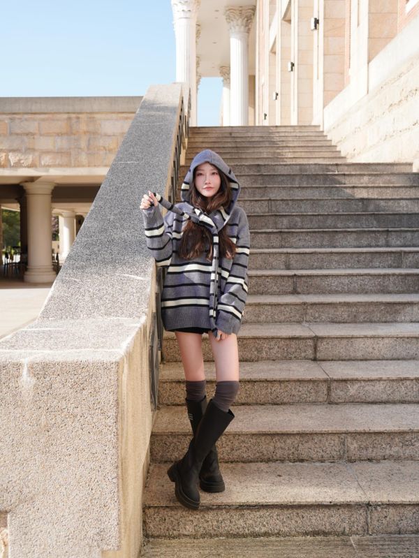 NON-SCENE.｜韓系條紋帶披肩帽厚磅毛衣 