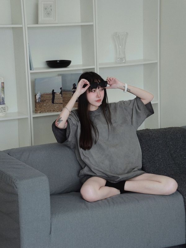 【男女同款】刺繡小logo厚磅水洗做舊T 