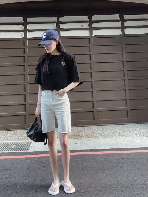 韓妞必備白抽鬚牛仔五分褲 