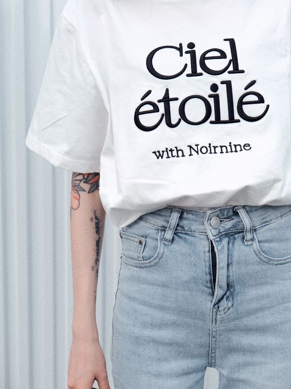 Inine 法式刺繡字母短T/清新百搭高腰奶藍軟牛仔九分褲 