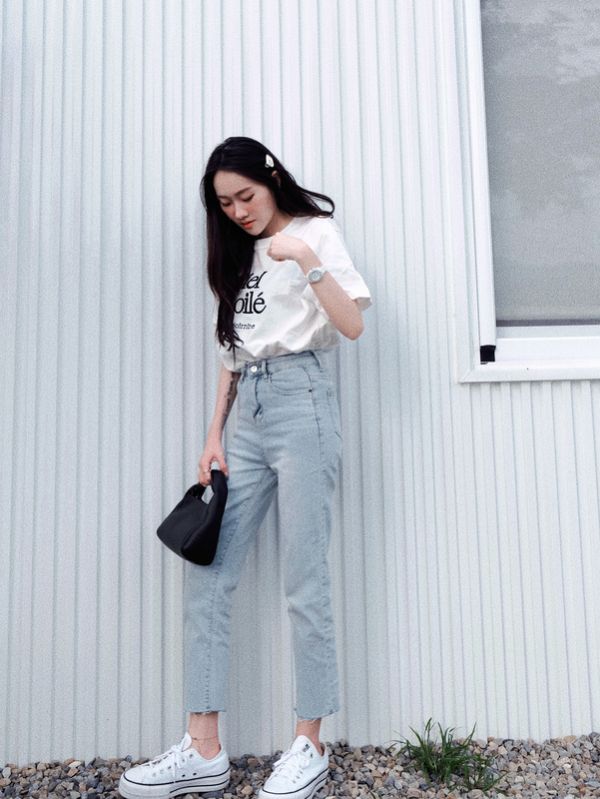 Inine 法式刺繡字母短T/清新百搭高腰奶藍軟牛仔九分褲 